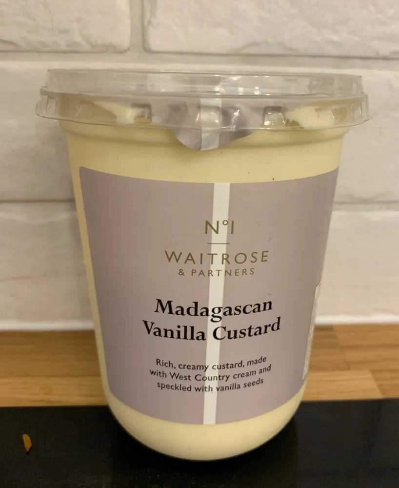 Madagascan vanilla custard