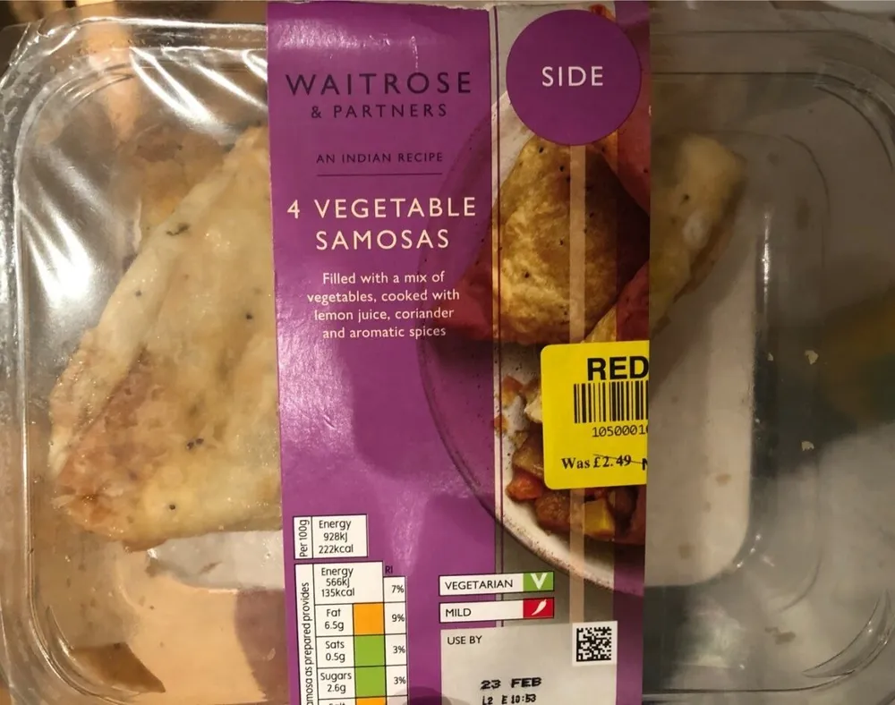 4 vegetable samosas