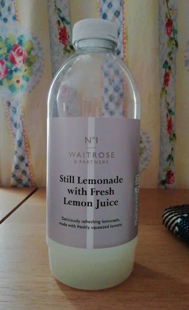 Still lemonade with fresh lemon juice