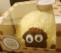 Lucky la cake