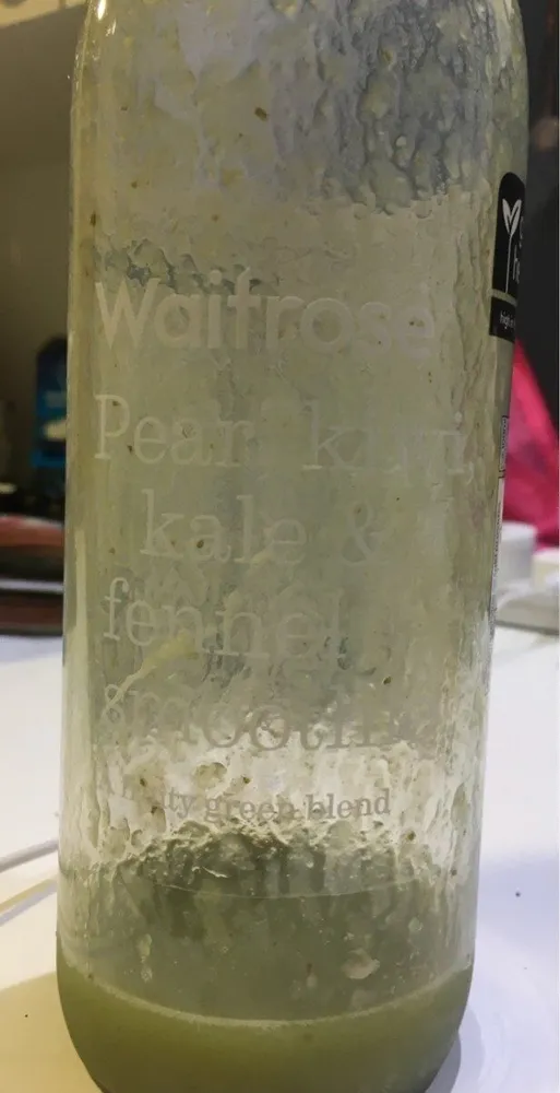 Pear, kiwi, kale and fennel smoothie