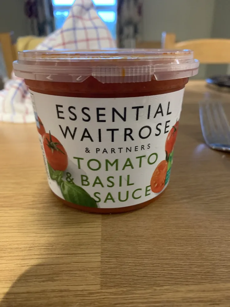 Tomato and basil sauce