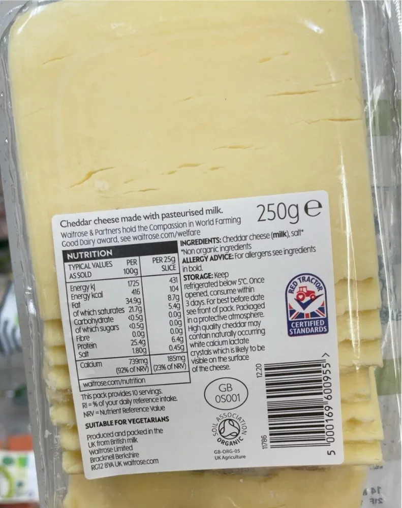 Waitrose duchy organic mature chedder slices