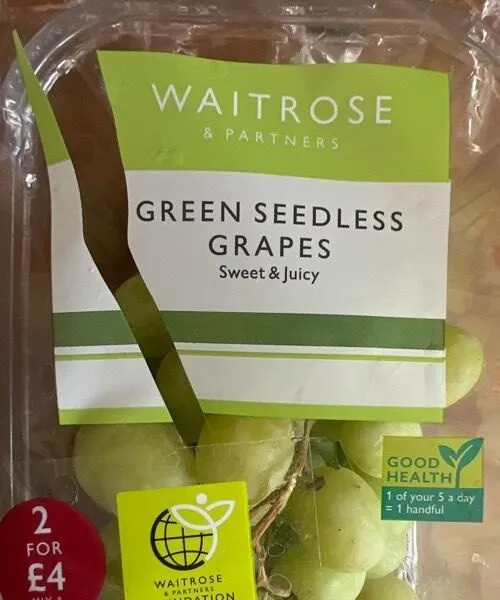 GREEN SEEDLESS GRAPES