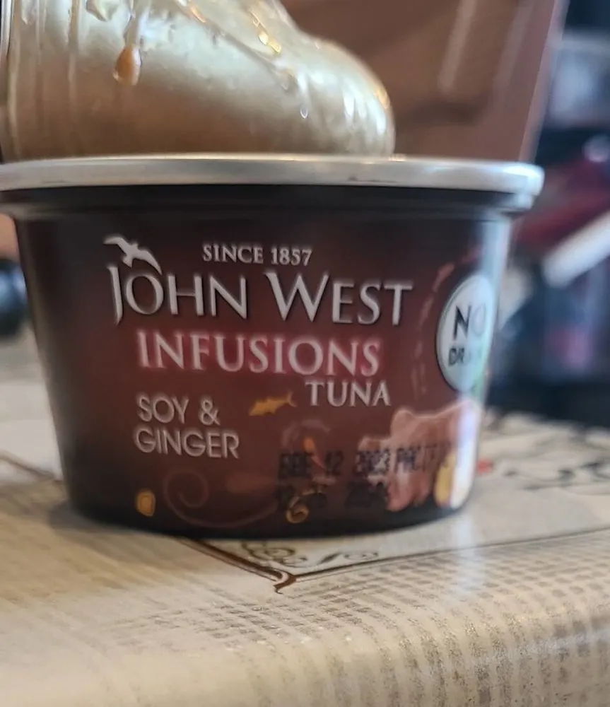 Tuna infusions soy and ginger