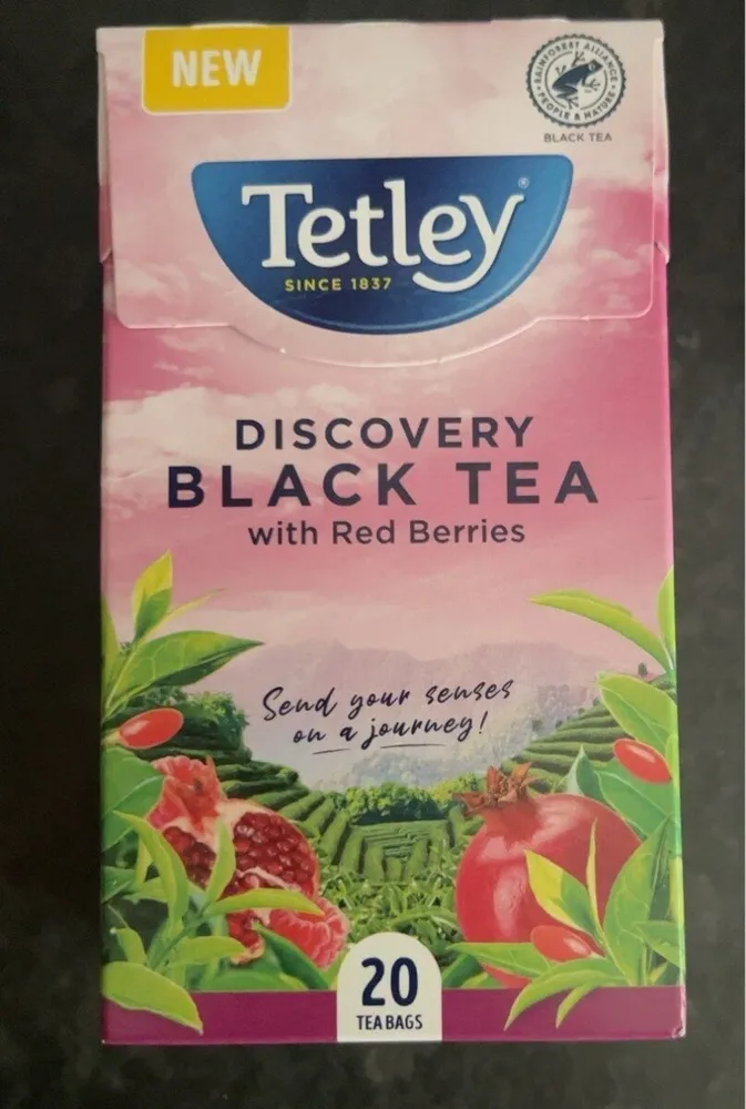 Discovery black tea with red berries
