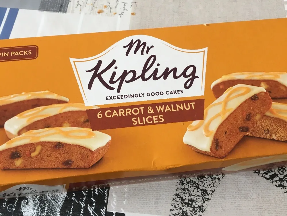 Carrot and walnut slices
