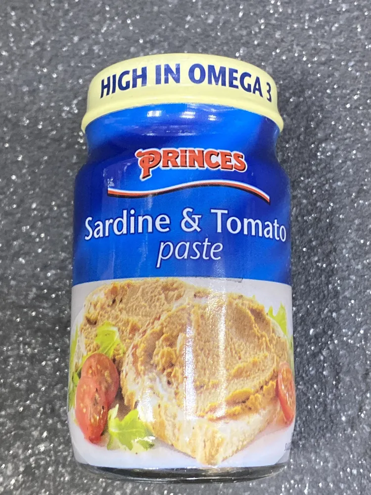 Sardine and tomato paste