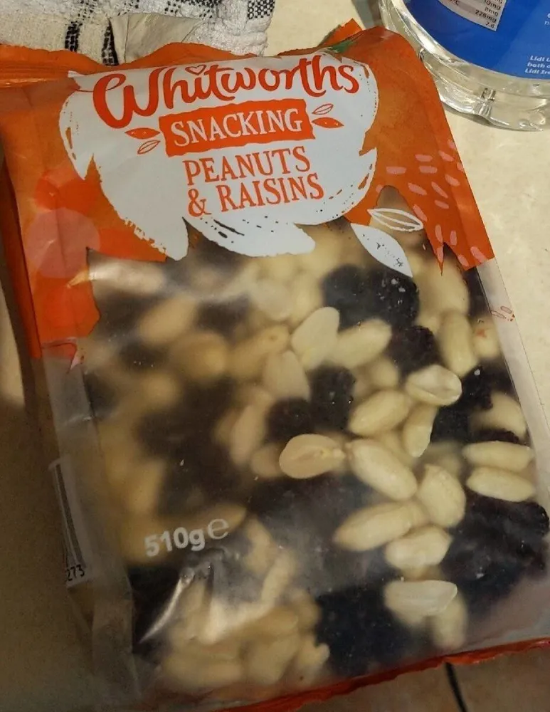 Peanuts & Raisins