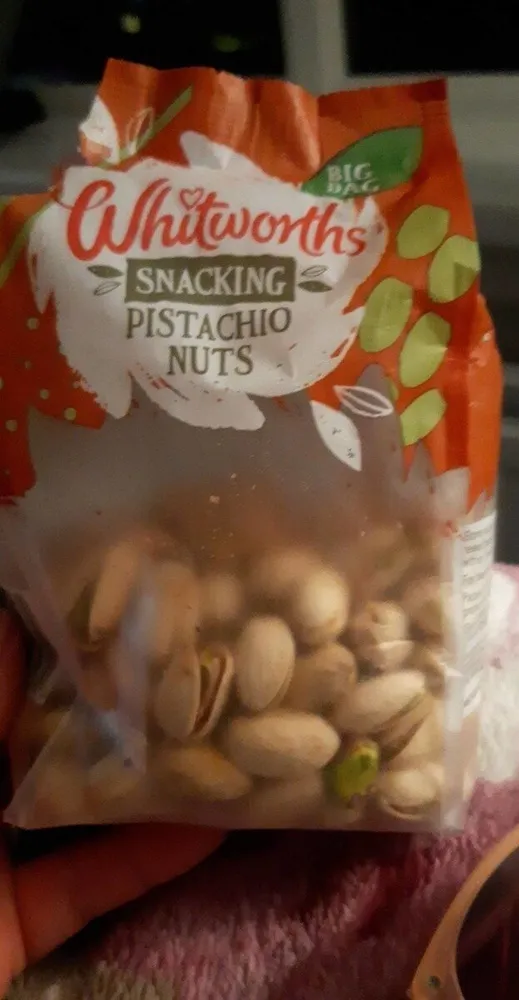 snacking pistachio nuts