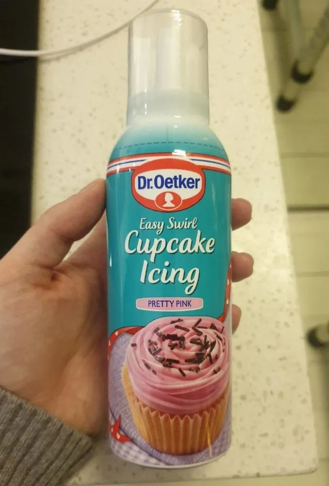 Easy swirl cupcake icing