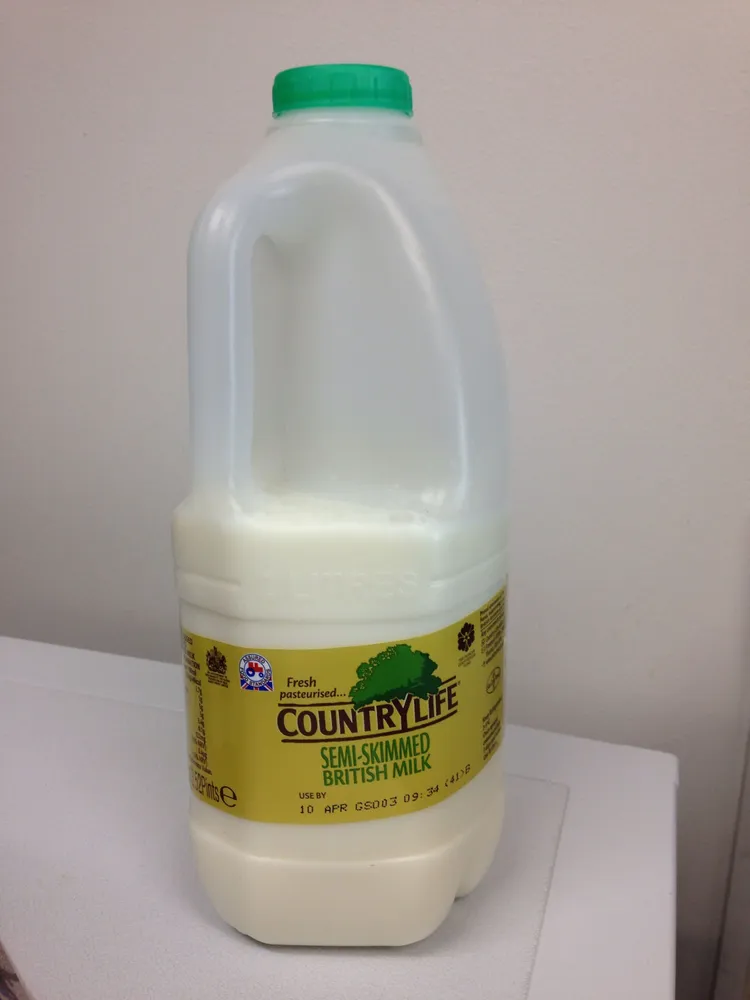 Countrylife Semi-skimmed British milk