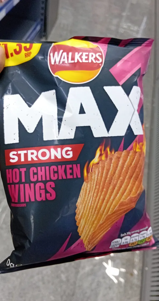 Max Strong Hot Chicken Wings Flavour Crisps