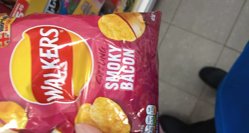 Sizzling Smoky Bacon Potato Crisps