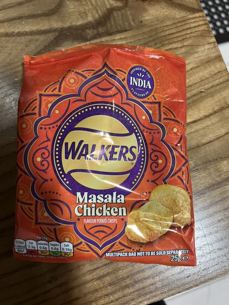 K e WALKERS Masala Chicken FLAVOUR POTATO CRISPS