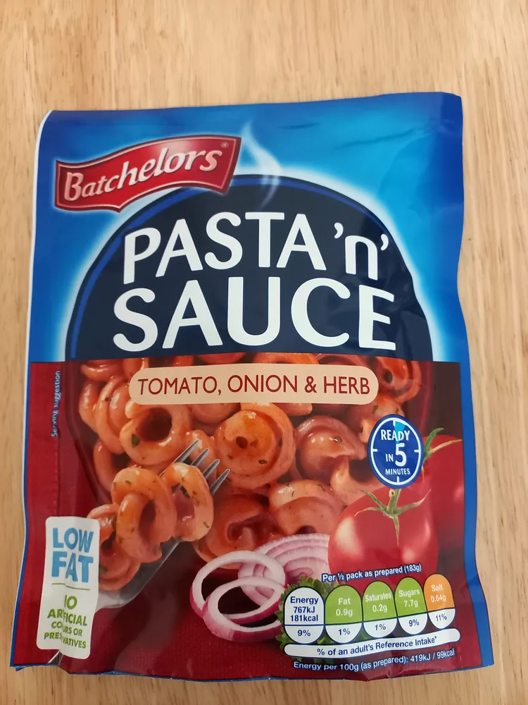 PASTA 'n' SAUCE TOMATO, ONION & HERB