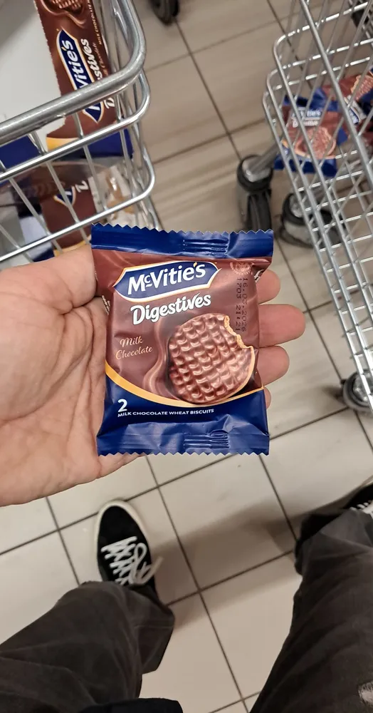 Milk chocolate wheatmeal biscuits