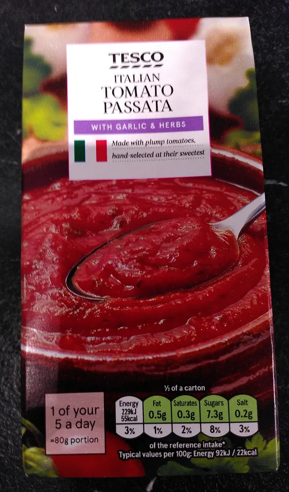 Italian Tomato Passata with Garlic & Herbs