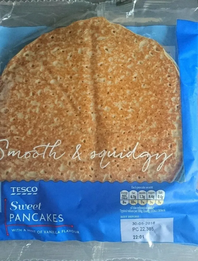 TESCO 8 SWECAKES CONTINENTAL CLASSIC Baked and fli
