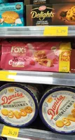 Fox’s Jam n ‘ cream biscuit