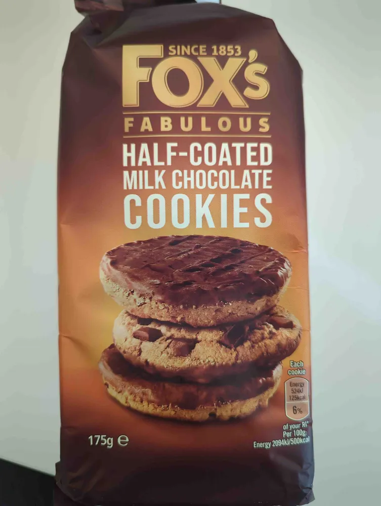 Half coated milk chocolate cookies 25G