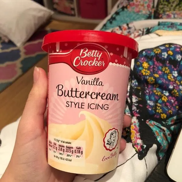 Vanilla Buttercream Flavour Icing imp