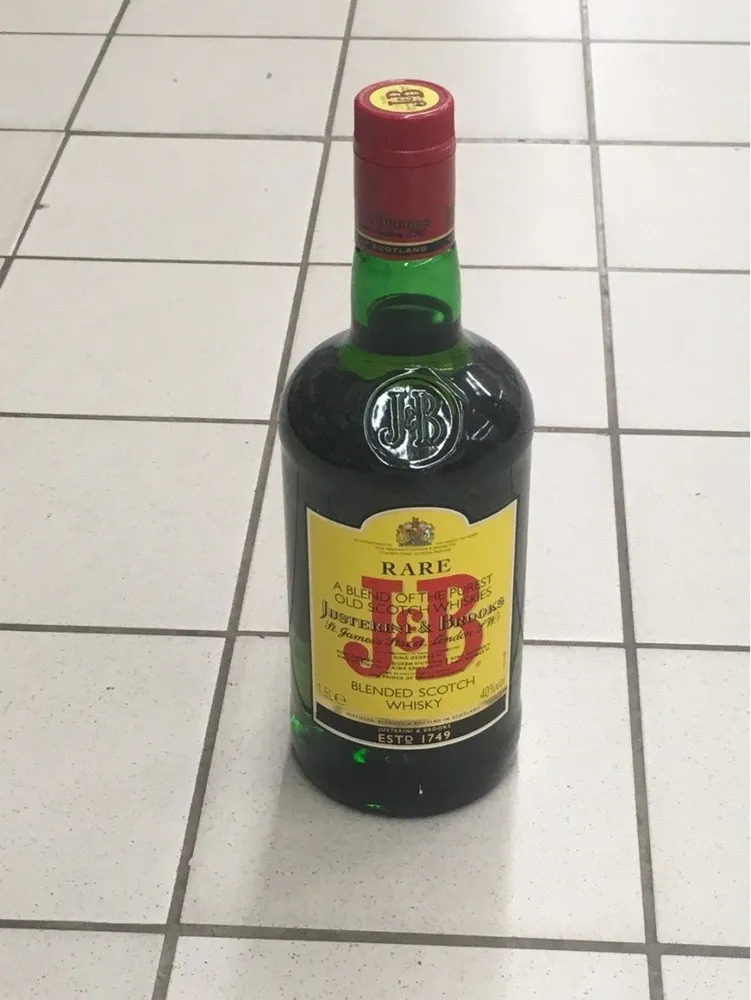 "1.5L Whisky J &B Rare 40 °"