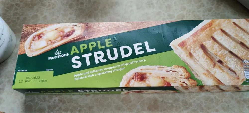 Apple strudel