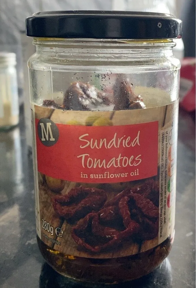 Sundried tomatoes in sunflower oil