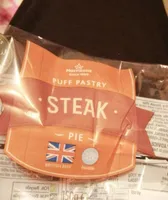 Puff pastry steak pie