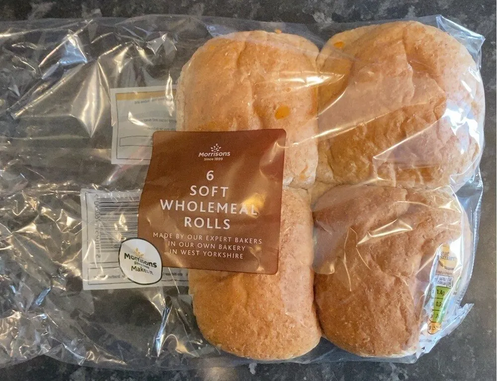 Soft wholemeal rolls
