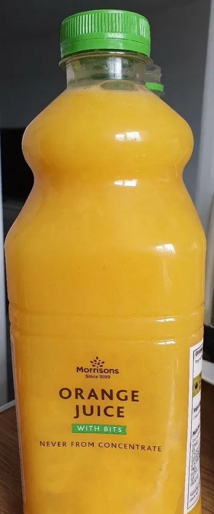 Orange juice with bits