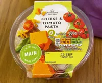 Cheese and tomato pasta