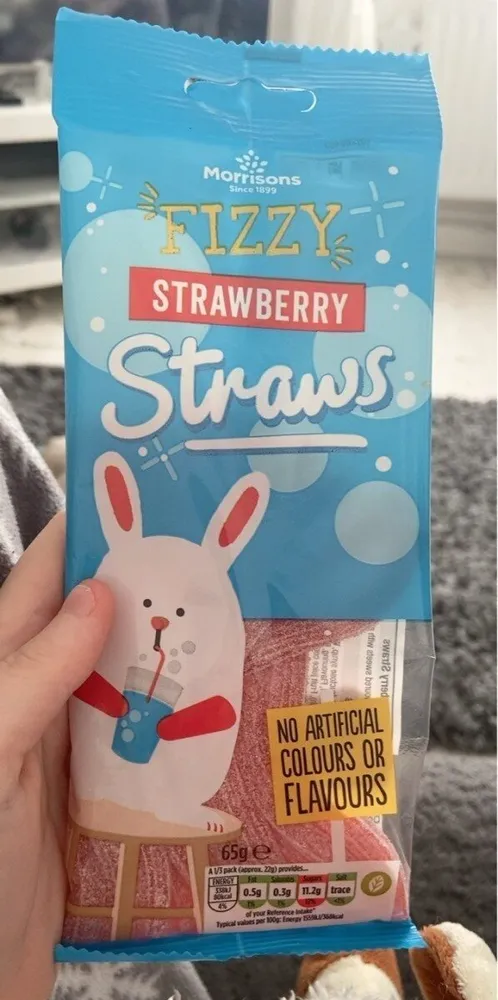 Fizzy strawberry straws