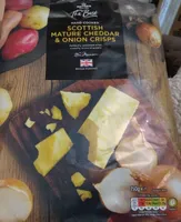 Scottish mature cheddar & onion crisps