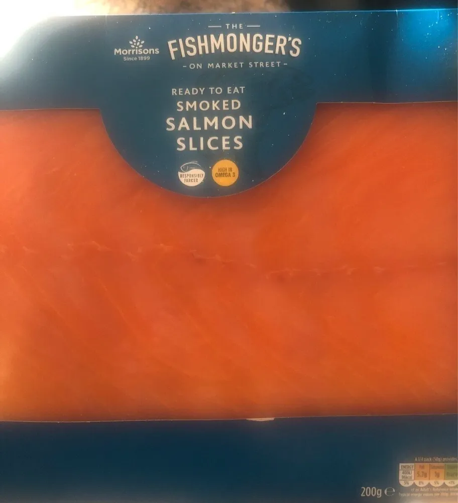 Smoked salmon slices