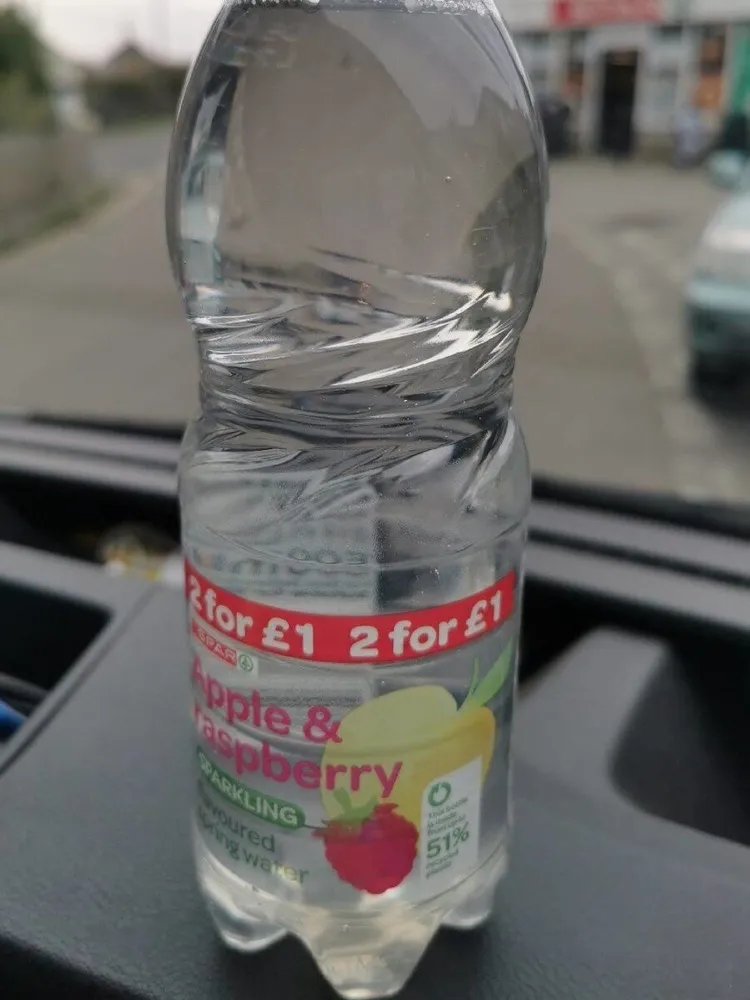Apple & raspberry sparkling water
