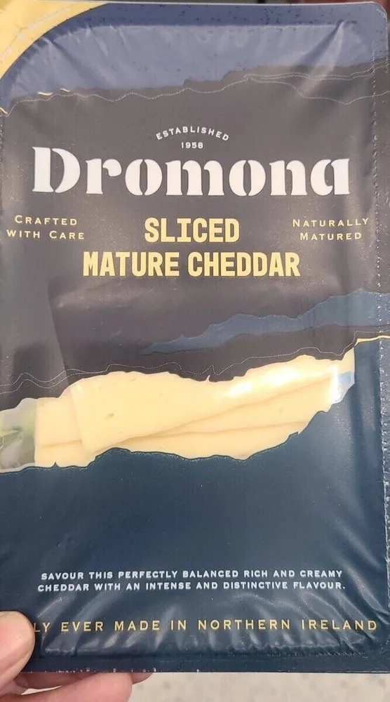 Dromona sliced mature cheddar