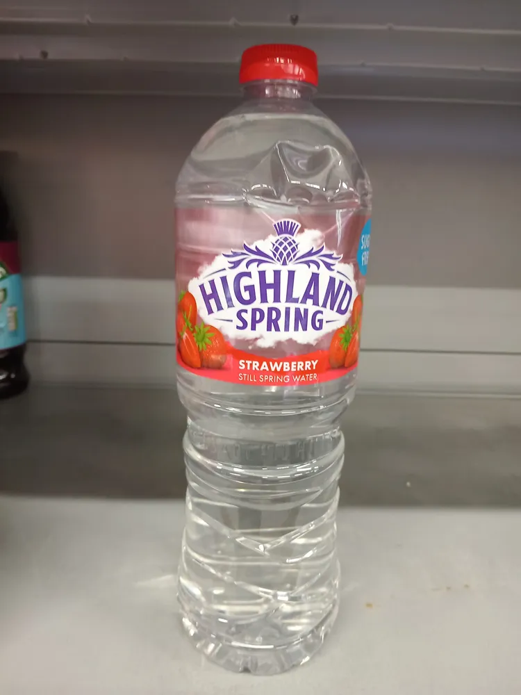 HIGHLAND SPRING STRAWBERRY STILL SPRING WATER
