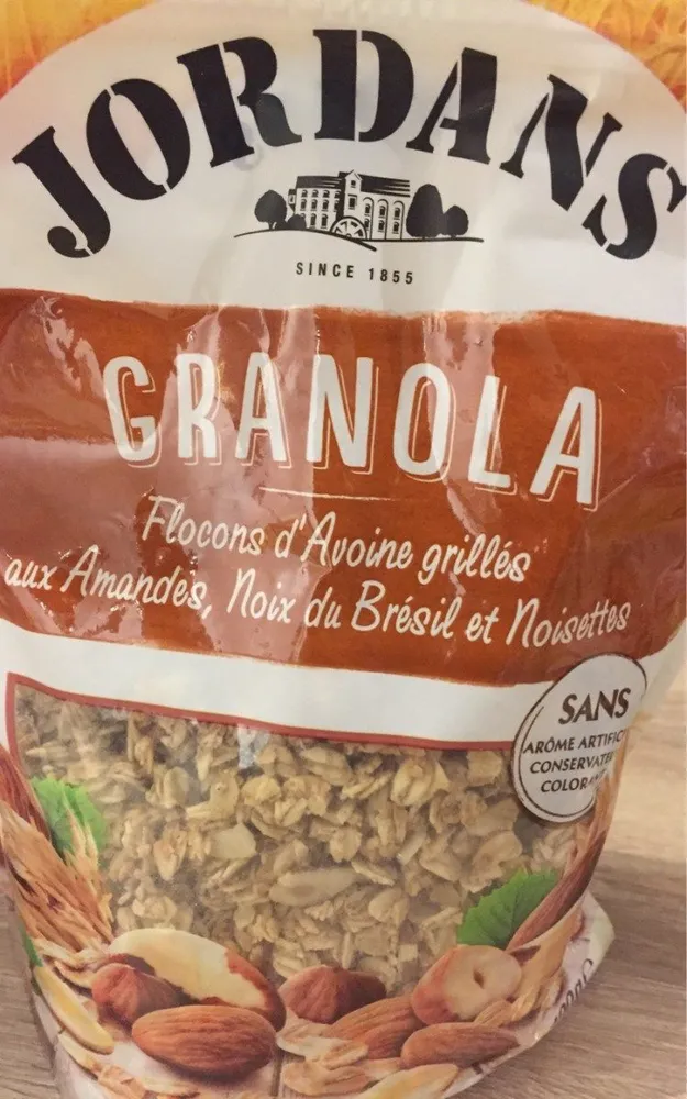 Granola aux amandes, noix du bresil et noisettes
