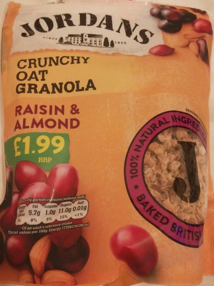 Crunchy oat granola