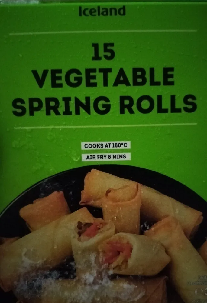 Iceland 15 VEGETABLE SPRING ROLLS COOKS AT 180°C A
