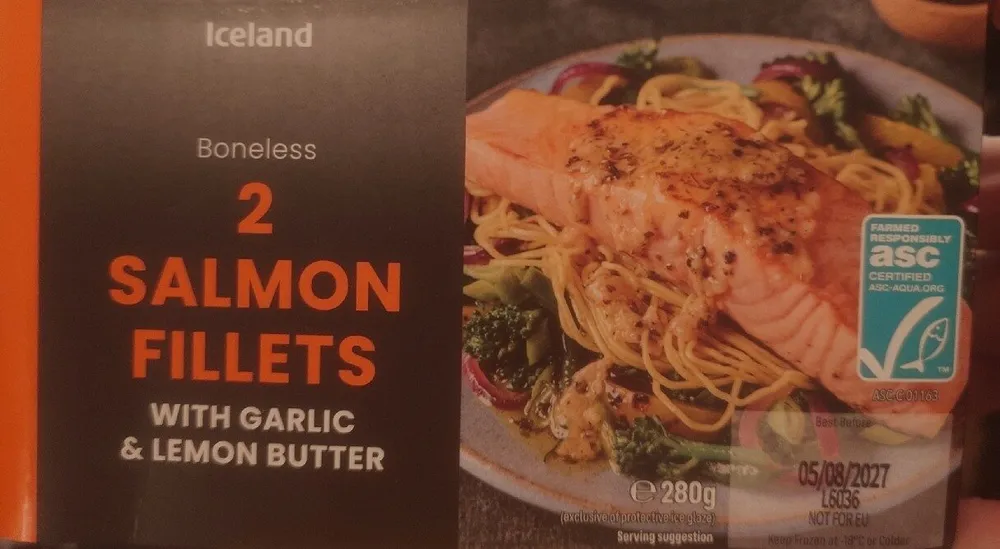 Boneless Salmon Fillets with Garlic and Lemon Butter