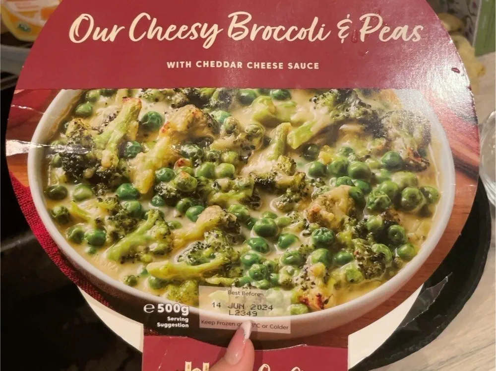 Cheesy broccoli & peas