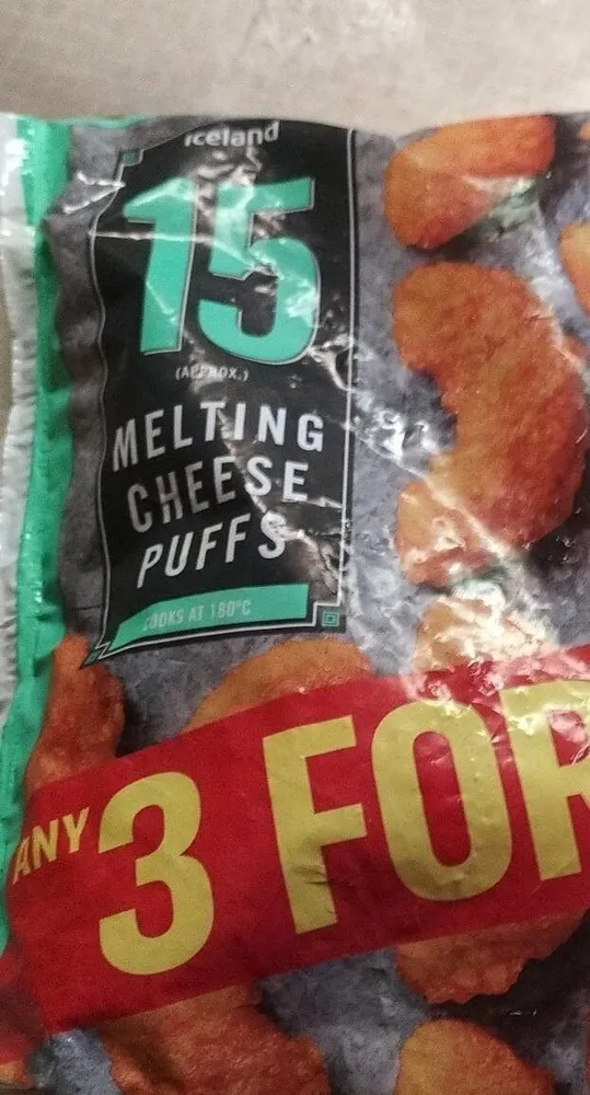 Melting cheese puffs