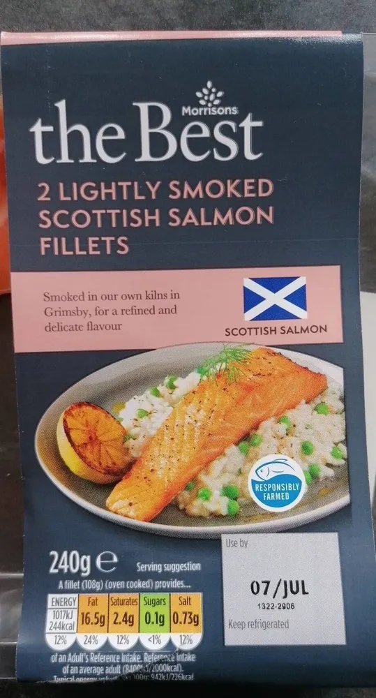 2 Lightly smoked scottish salmon fillets