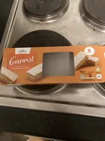 carrot cake slices