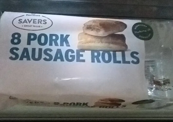 8 pork sausage rolls