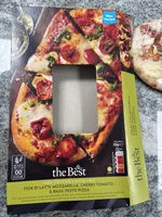 Fior ltte Mozzarella, Cherry Tomato and Basil Pesto Pizza