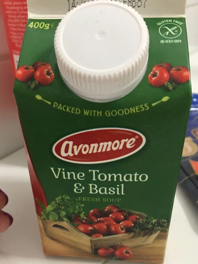 Vine tomato and basil soup